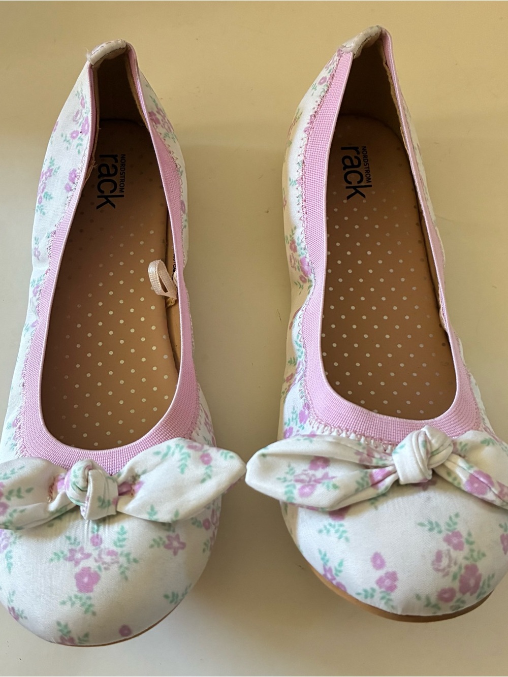 Nordstrom Rack Girls Remma floral ballet flats with bow details Size 4M - Picture 2 of 14